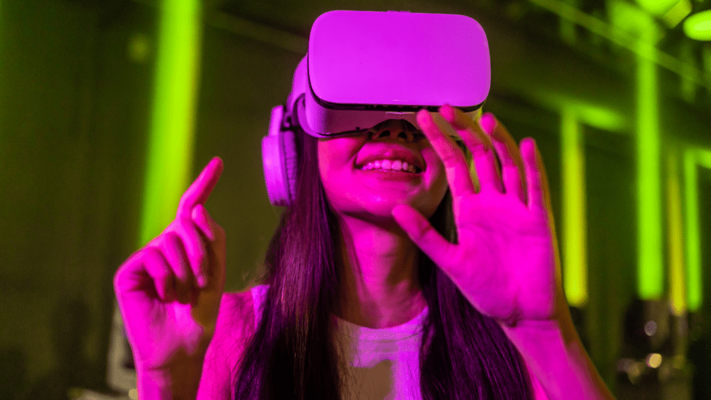 A woman using VR goggles